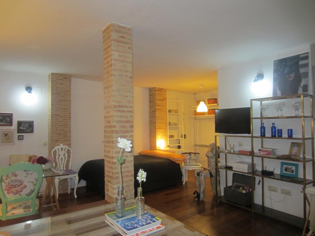 Ferienwohnung Living Valencia Studio Serranos Zimmer foto